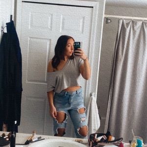 Meet your Posher, Claire